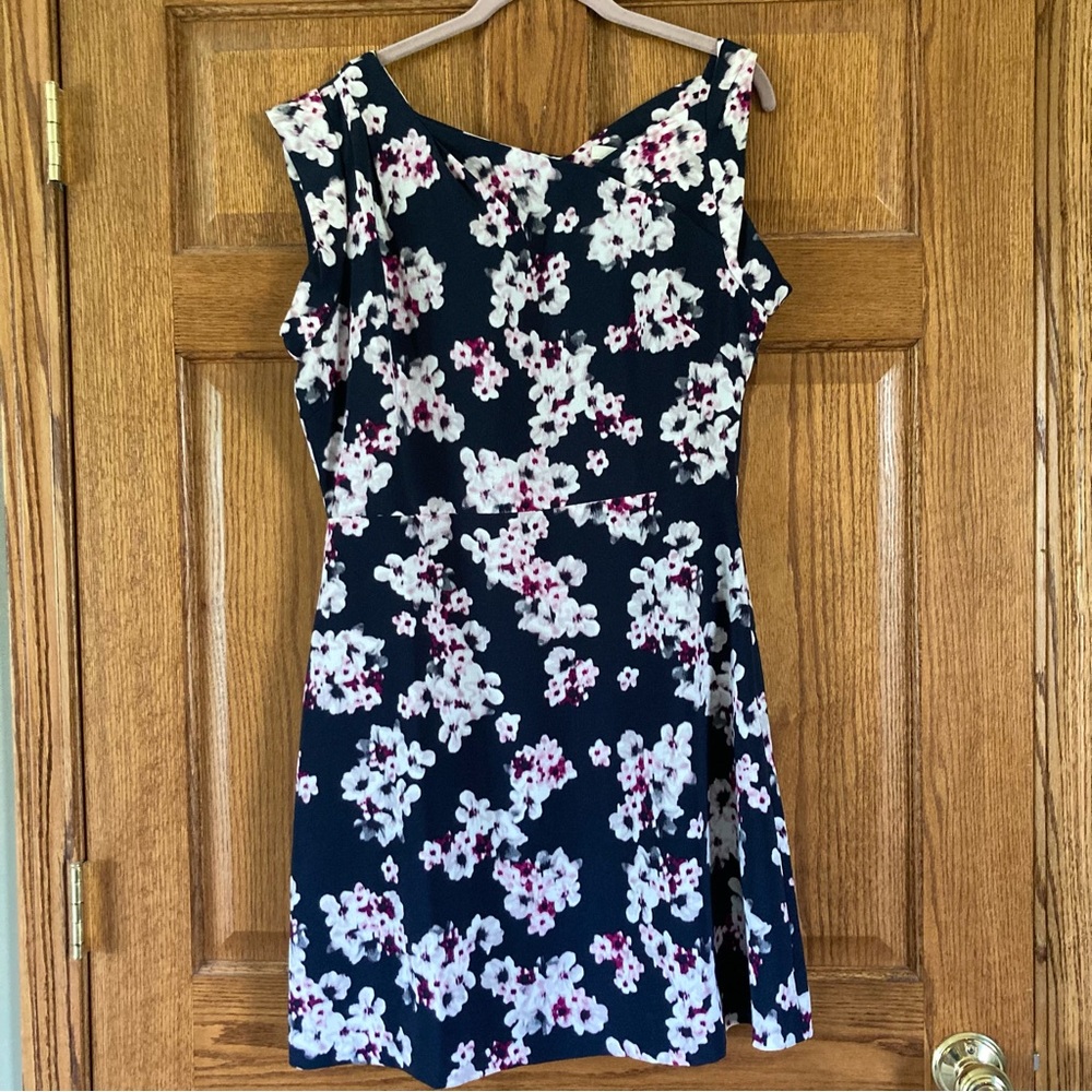NWT Lark & Ro Navy Blue & Floral Asymmetrical Neckline Dress Large